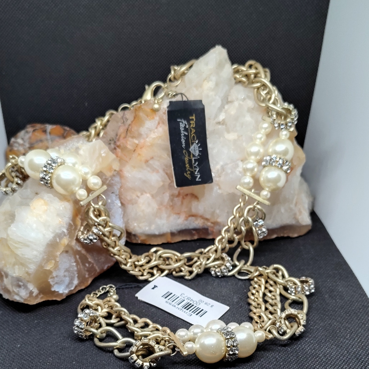 Nwt Traci Lynn Gold Necklace With Cream Pearls 32$